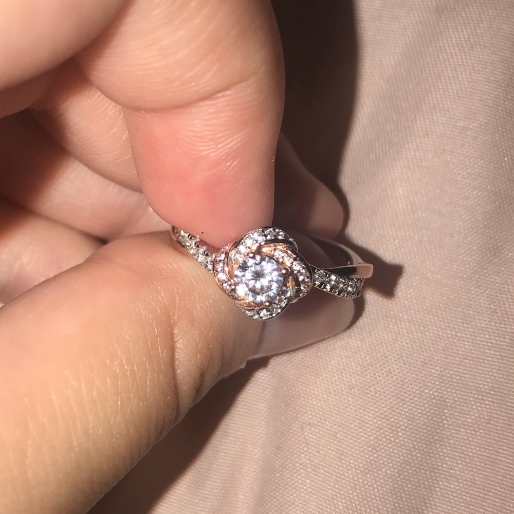 Rose gold/sliver infinity ring.